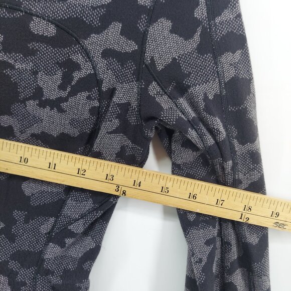 Lululemon sweatshirt women size 4 black camo - Picture 5 of 9